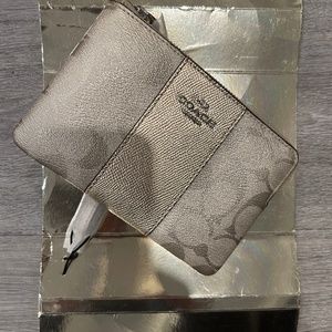 Coach Wristlet-NEW